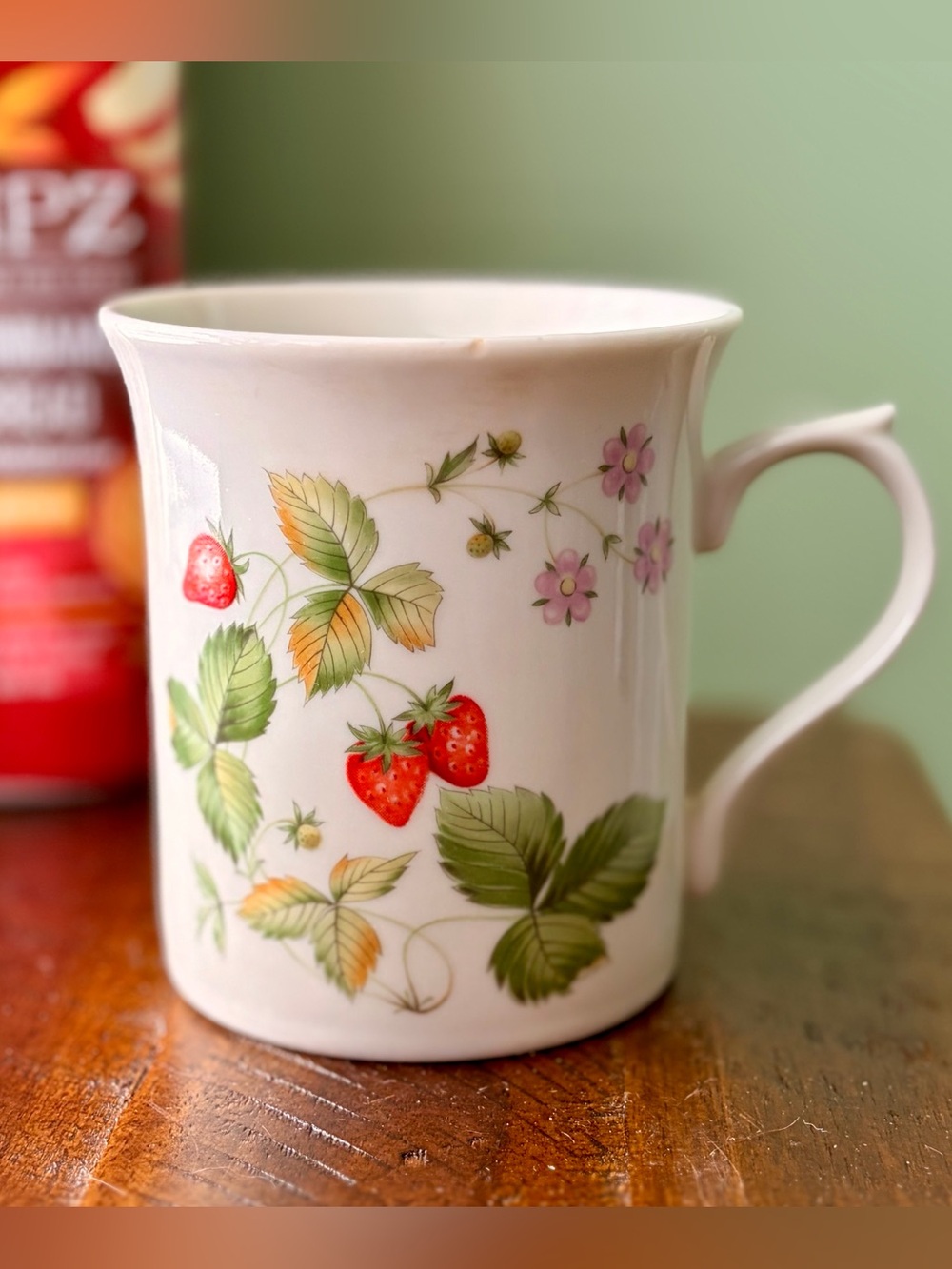 Porcelain Vintage Charming Strawberry Botanical Mug - White with Red & Green - Picture 6 of 6